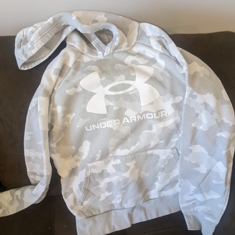 5 Girls Under Armour Sweatshirts Bundle